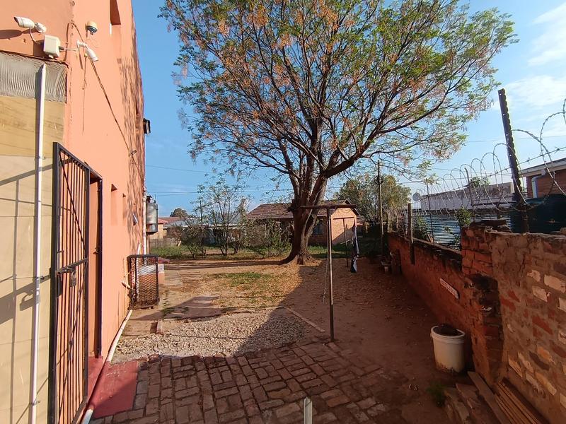 13 Bedroom Property for Sale in Madeira Park Eastern Cape